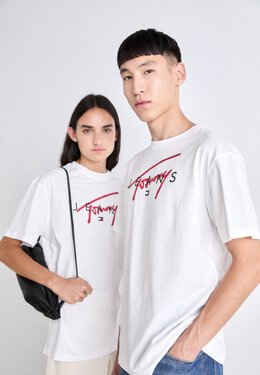 Tommy Hilfiger: Футболка  Signature с принтом