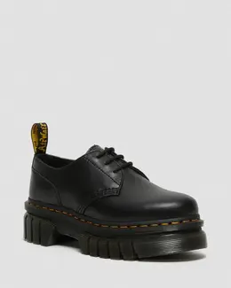 Dr. Martens: Чёрные туфли 