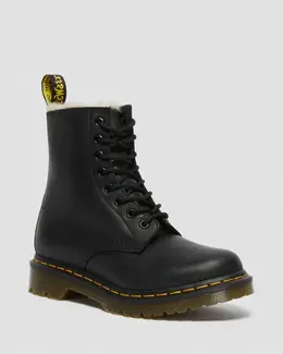 Dr. Martens: Чёрные ботинки  1460