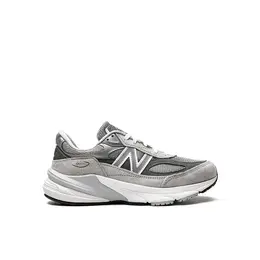 New Balance: Серые кроссовки 