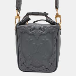 Louis Vuitton: Сумка 