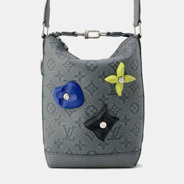 Louis Vuitton: Серая сумка 