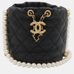 Chanel: Чёрная сумка 