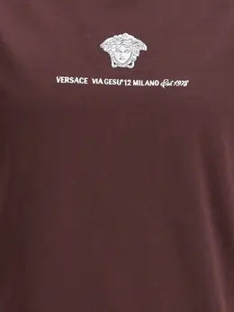 Versace: Тёмная футболка 