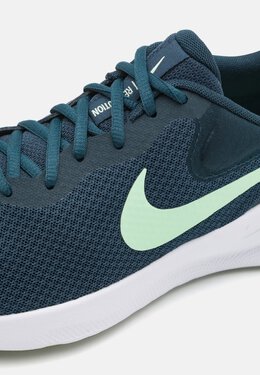 Nike: Тёмные кроссовки 