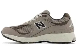 New Balance: Серые кроссовки  2002R