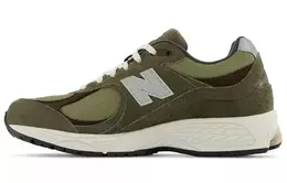 New Balance: Зелёные кроссовки  2002R