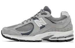 New Balance: Серые кроссовки  2002R