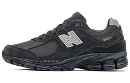 New Balance: Чёрные кроссовки  2002R