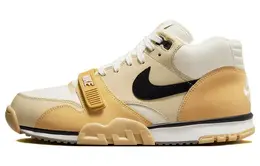 Nike: Бежевые кроссовки  Air