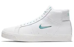 Nike: Белые кеды  Blazer