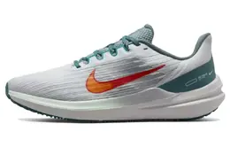 Nike: Серые кроссовки 