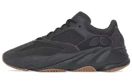 adidas: Чёрные кроссовки  Yeezy Boost 700