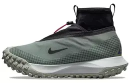 Nike: Зелёные кроссовки 