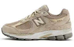 New Balance: Бежевые кроссовки  2002R