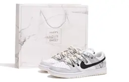 Nike: Белые кеды  Dunk Low