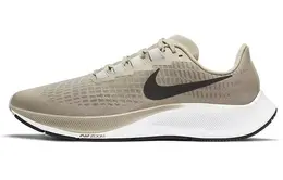 Nike: Бежевые кроссовки  Air Zoom