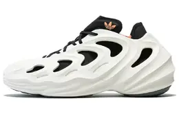 adidas: Белые кроссовки 