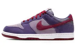 Nike: Фиолетовые кеды  Dunk Low