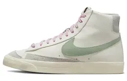 Nike: Бежевые кеды  Blazer 77