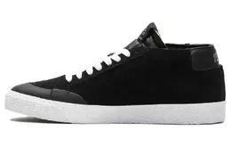 Nike: Чёрные кеды  Blazer Low