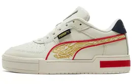 PUMA: Бежевые кеды  Classics