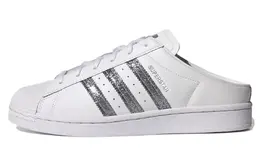 adidas: Белые шлёпанцы  Superstar