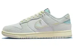 Nike: Светлые кеды  Dunk Low