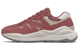 New Balance: Красные кроссовки  5740