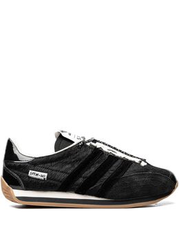 adidas: Чёрные кроссовки  X