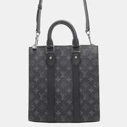 Louis Vuitton: Чёрная сумка 