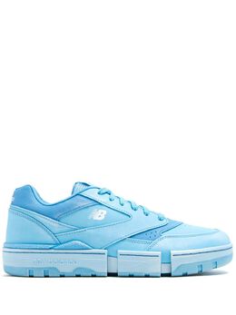 New Balance: Голубые кроссовки 