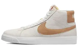 Nike: Светлые кеды  Blazer