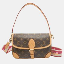 Louis Vuitton: Коричневая сумка 