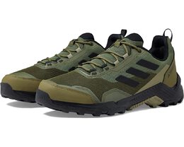 Adidas: Серые кроссовки  Terrex
