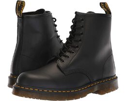 Dr. Martens: Чёрные ботинки  1460