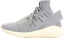 Adidas: Серые кроссовки  Tubular Doom Primeknit