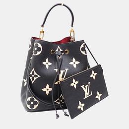 Louis Vuitton: Чёрная сумка 