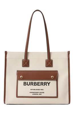 Burberry: Сумка  Freya с принтом