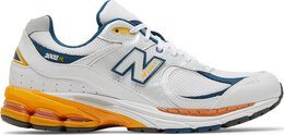 New Balance: Белые кроссовки  2002R