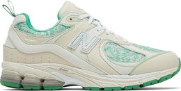 New Balance: Бежевые кроссовки  2002R