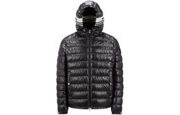 Moncler: Чёрный пуховик 