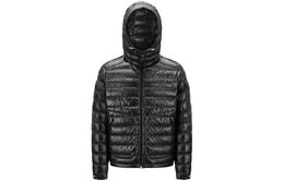 Moncler: Чёрный пуховик 