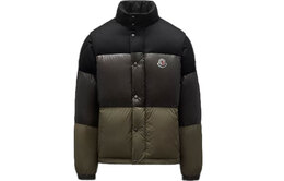 Moncler: Чёрный пуховик 