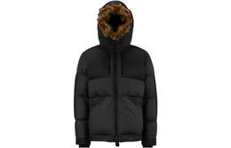 Moncler: Чёрный пуховик 