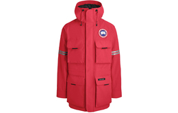 Canada Goose: Красная куртка 