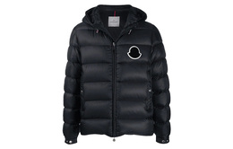 Moncler: Чёрный пуховик 