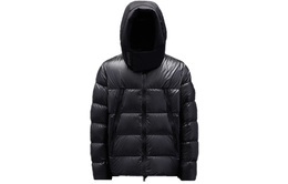 Moncler: Чёрный пуховик 