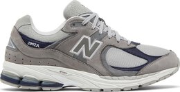 New Balance: Серые кроссовки  2002R