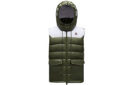 Moncler: Тёмный жилет 